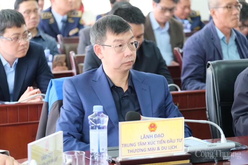 Ông Nguyễn Vĩnh Quảng, Giám đốc Trung tâm xúc tiến đầu tư thương mại và du lịch tỉnh Lâm Đồng tham dự hội nghị. Ảnh: Diễm Thương