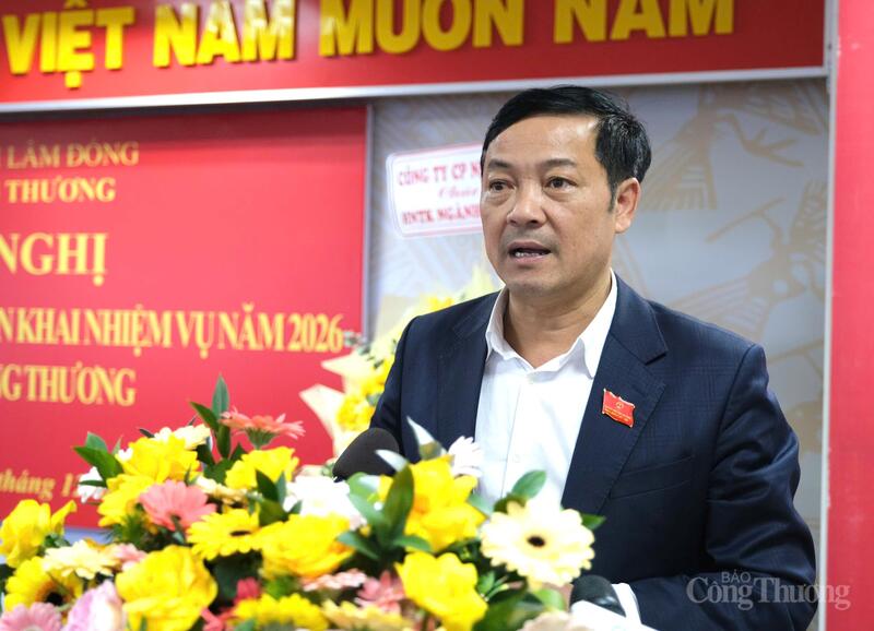 Phó Chủ tịch Thường trực UBND tỉnh Lâm Đồng Lê Trọng Yên phát biểu chỉ đạo tại hội nghị. Ảnh: Diễm Thương