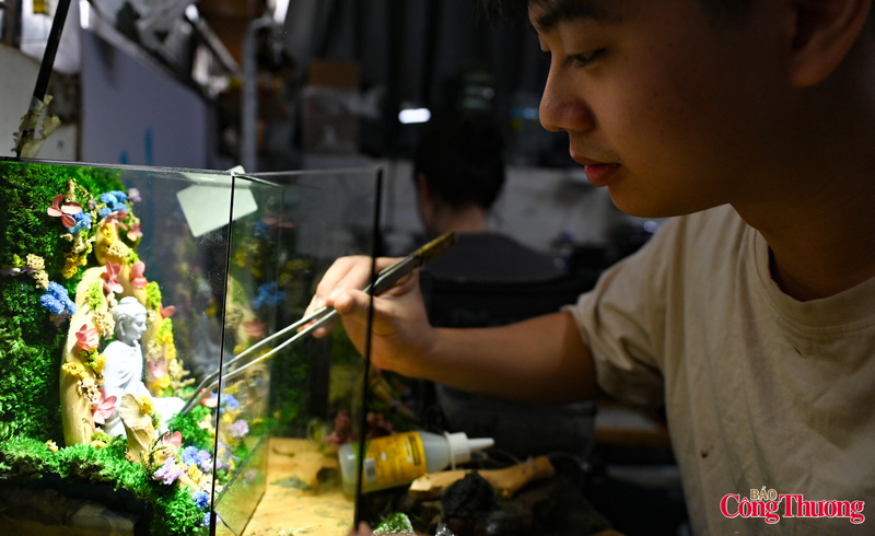 Nhân dịp Giáng sinh, cơ sở kinh doanh này ra mắt nhiều mẫu "vườn thu nhỏ" độc đáo với đa dạng kích thước về chủ đề này.