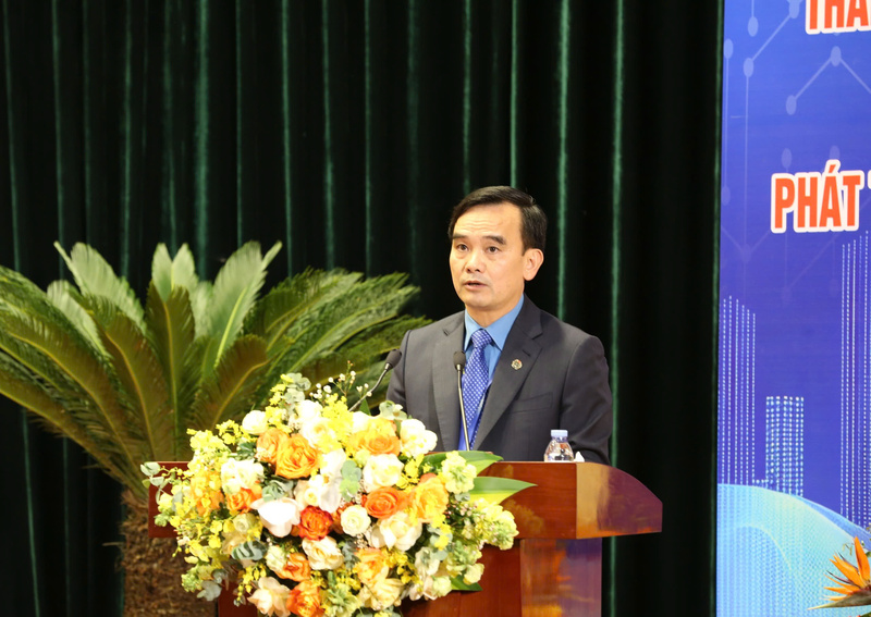 Chủ tịch Công đoàn TKV Lê Thanh Xuân phát biểu khai mạc Đại hội.