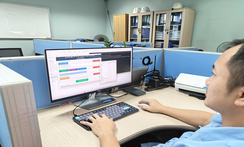 Anh Phan Thanh Trường hướng dẫn sử dụng phần mềm tạo hồ sơ tự động và kiểm tra dữ liệu.