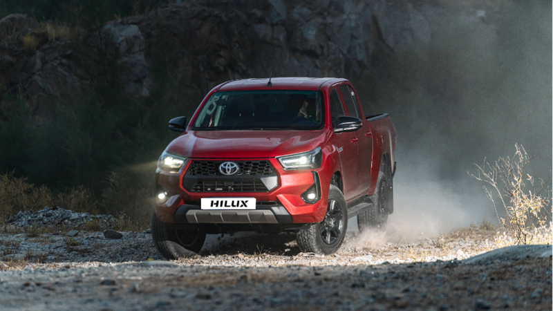 Hilux và nhiều mẫu xe khác của Toyota cũng áp dụng ưu đãi tương đương 50-100% thuế trước bạ trong tháng 12