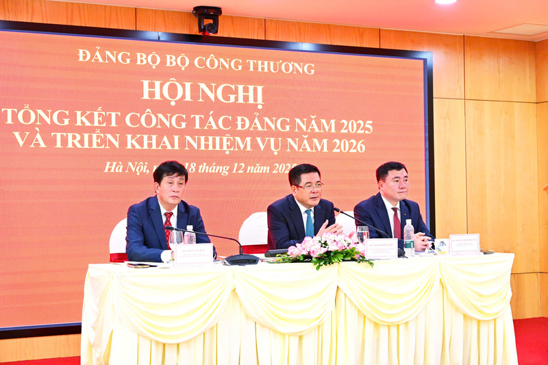 Đoàn Chủ tịch hội nghị