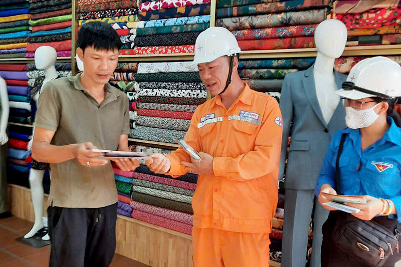 Tuyên truyền sử dụng điện an toàn đến người dân