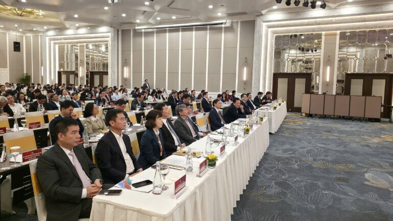 Các đại biểu tham dự hội nghị.