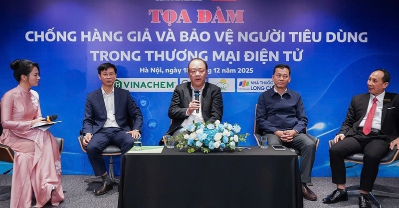 Ông Trần Hữu Linh, Cục trưởng Cục Quản lý và Phát triển thị trường trong nước phát biểu tại tọa đàm. Ảnh: Chí Hiếu