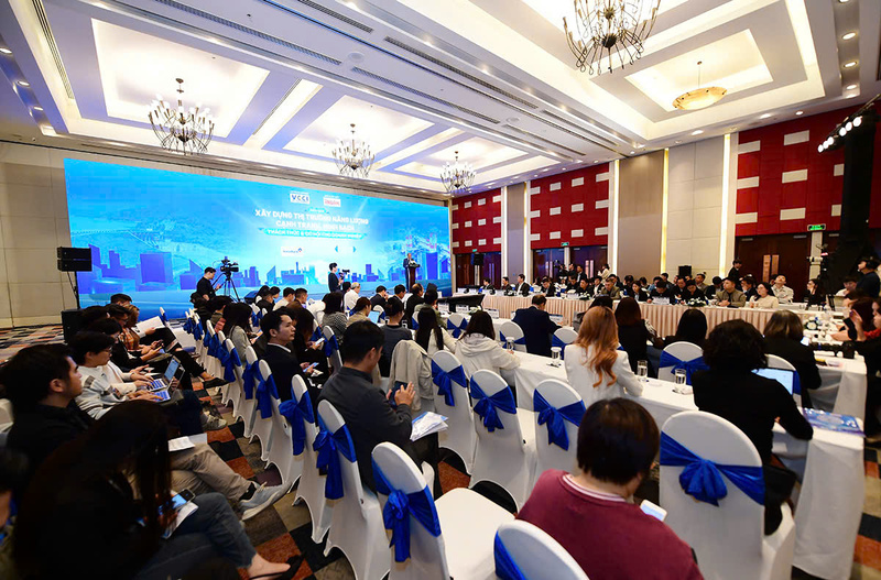 Diễn đàn “Xây dựng thị trường năng lượng cạnh tranh, minh bạch: Thách thức và cơ hội cho doanh nghiệp” được tổ chức theo hình thức trực tiếp và trực tuyến vào chiều 18/12. Ảnh: NH