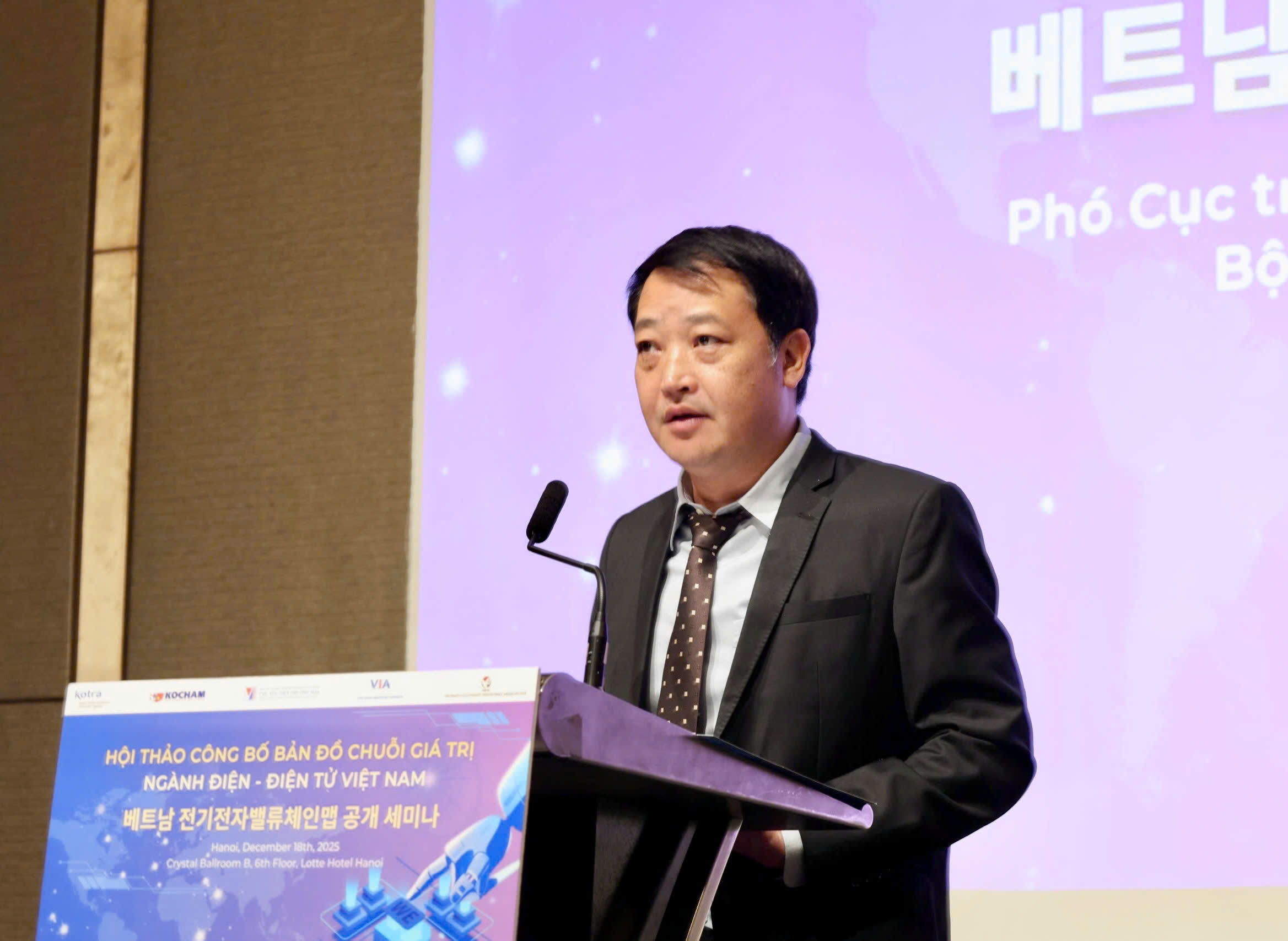 Ông Bùi Quang Hưng - Phó Cục trưởng Cục Xúc tiến thương mại phát biểu tại hội thảo. Ảnh: Đ.N