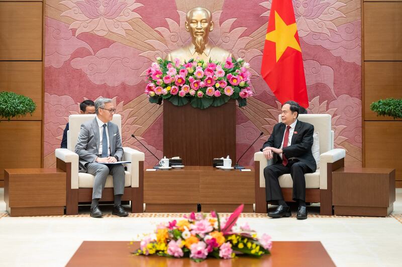 Chủ tịch Quốc hội Trần Thanh Mẫn tiếp Bộ trưởng Bộ Ngoại giao Lào Thongsavanh Phomvihane. Ảnh: VPQH.