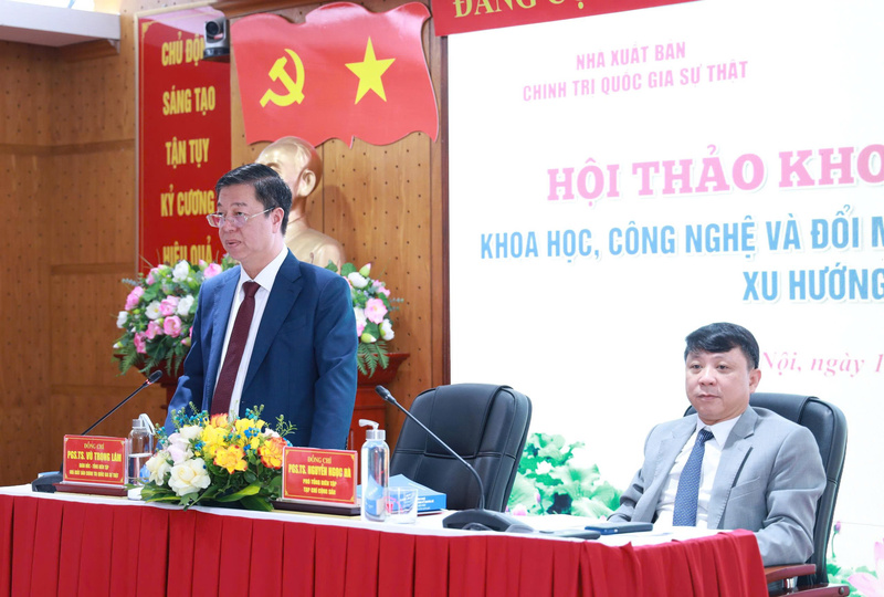 PGS, TS Vũ Trọng Lâm phát biểu tại hội thảo.