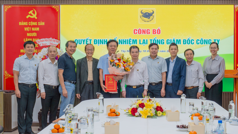 Tập thể lãnh đạo Công ty CP Phân bón Bình Điền thể hiện sự đồng lòng và quyết tâm cao độ. Sự đoàn kết sẽ là động lực then chốt để Bình Điền hiện thực hóa tầm nhìn chuyển đổi số và nông nghiệp thông minh