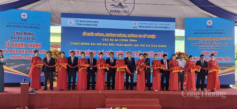 Tỉnh Khánh Hòa phối hợp với Ban Quản lý dự án Điện 2 (EVN) đã khánh thành Nhà máy Điện mặt trời Phước Thái 2 tại xã Phước Hữu. Ảnh: Lê Sơn