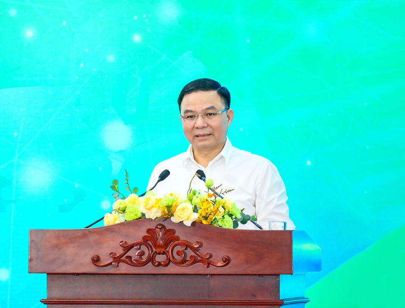 Đồng chí Lê Mạnh Hùng - Bí thư Đảng ủy, Chủ tịch HĐTV Petrovietnam chỉ đạo tại Hội nghị. Ảnh: PVOIL