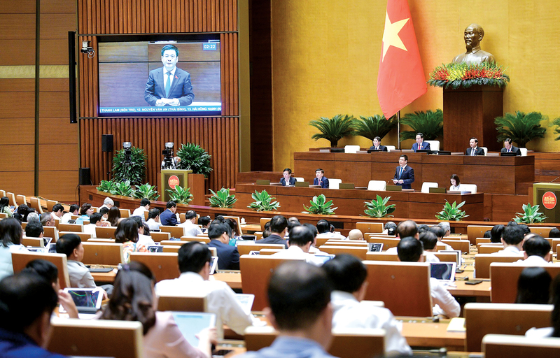 Bộ trưởng Nguyễn Hồng Diên phát biểu làm rõ các vấn đề đại biểu quan tâm tại Kỳ họp thứ X, Quốc hội khóa XV.