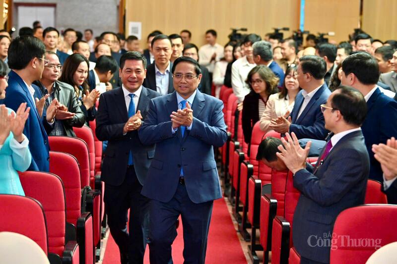 Thủ tướng Phạm Minh Chính tham dự Hội nghị tổng kết công tác ngành Công Thương năm 2025, giai đoạn 2021 - 2025 và triển khai nhiệm vụ trọng tâm năm 2026.