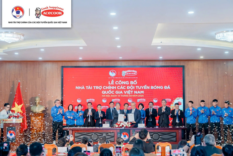 Lễ công bố tiếp tục gia hạn Gói tài trợ cho các Đội tuyển Bóng đá Quốc gia Việt Nam.