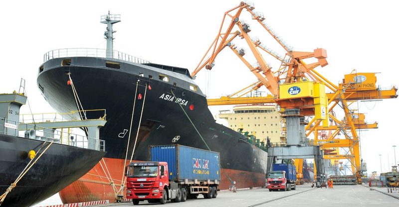 Kim ngạch xuất nhập khẩu đạt mức kỷ lục với 920 tỷ USD. Ảnh: Cấn Dũng