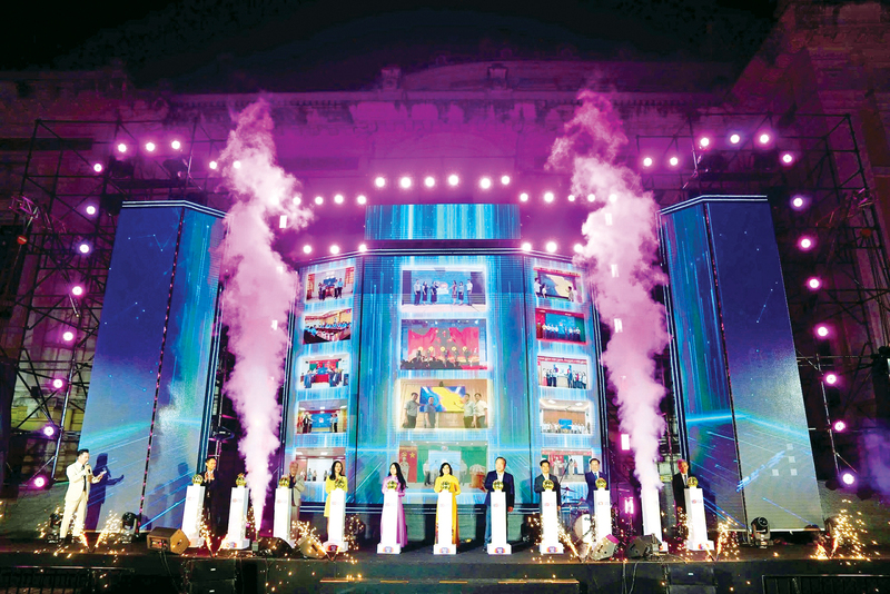 Lãnh đạo Bộ Công Thương khai mạc ngày Hội mua sắm trực tuyến Online Friday 2025.