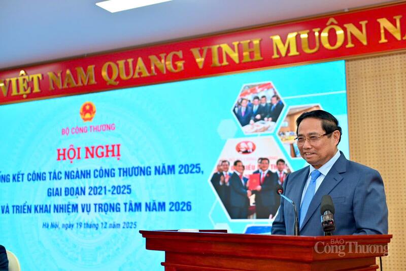Thủ tướng Phạm Minh Chính phát biểu chỉ đạo tại Hội nghị tổng kết công tác ngành Công Thương năm 2025, giai đoạn 2021 - 2025 và triển khai nhiệm vụ trọng tâm năm 2026.