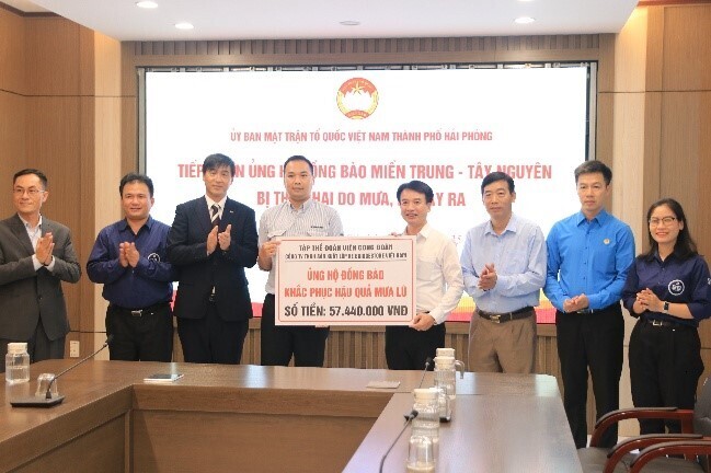 Bridgestone Việt Nam hỗ trợ người dân bị ảnh hưởng lũ lụt - 1