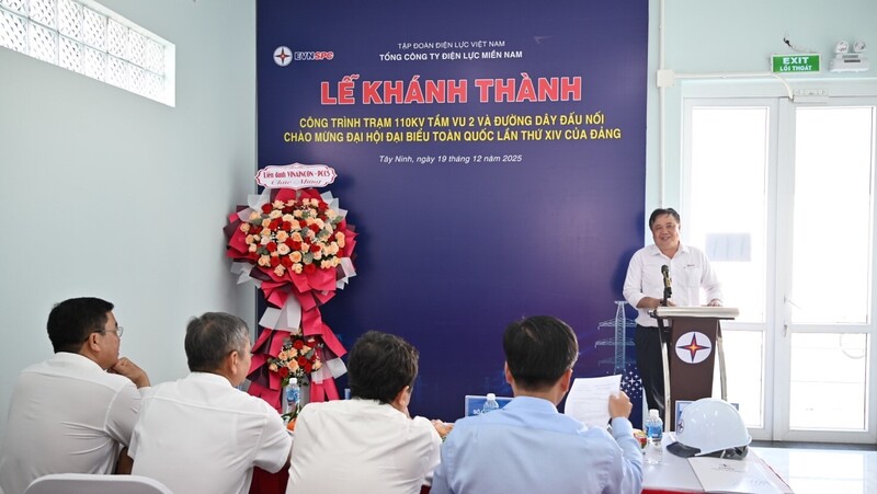 Ông Đoàn Đức Hưng, Phó Giám đốc EVNSPC phát biểu tại lễ khánh thành. Ảnh: EVNSPC.