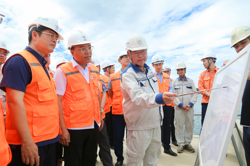 Thứ trưởng Nguyễn Hoàng Long khảo sát dự án Nhà máy Nhiệt điện Quảng Trạch I