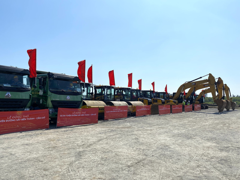 Công tác bồi thường, giải phóng mặt bằng bắt đầu từ quý IV/2025. Sau khi được giao đất sạch, nhà đầu tư phải hoàn tất thi công và đưa tuyến đường sắt vào vận hành trong vòng 30 tháng, tức trong năm 2028.