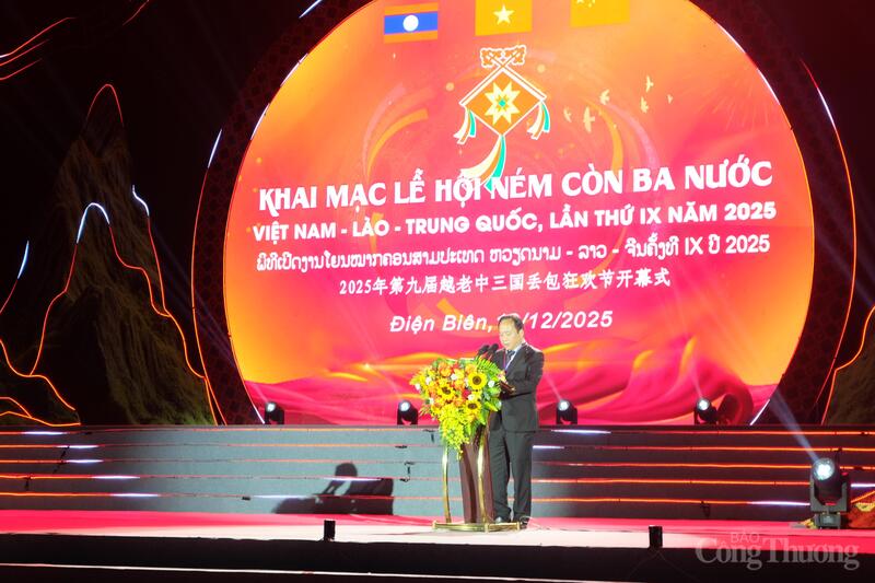 Ông Nguyễn Minh Phú, Tỉnh ủy viên, Phó Chủ tịch UBND tỉnh Điện Biên, Trưởng Ban Tổ chức Lễ hội phát biểu khai mạc.