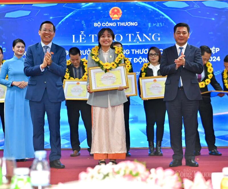 Công bố kết quả xuất nhập khẩu năm 2025 và doanh nghiệp xuất khẩu có thành tích xuất sắc năm 2024 - 4