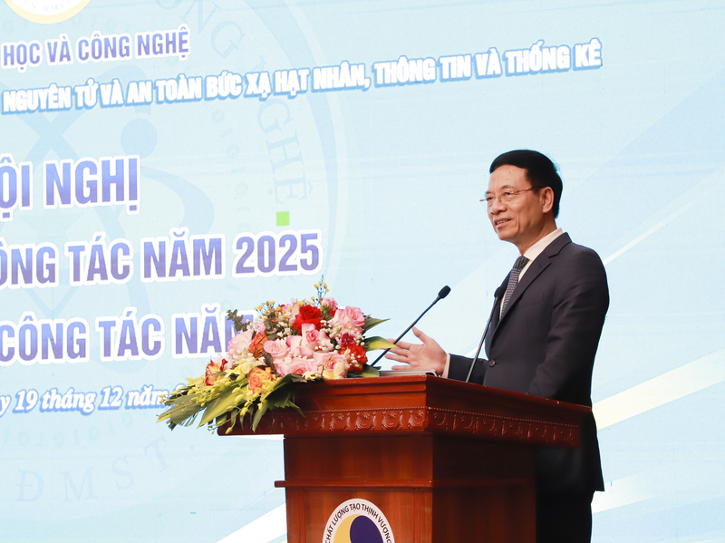 Ông Nguyễn Mạnh Hùng, Bộ trưởng Bộ Khoa học và Công nghệ phát biểu tại hội nghị. Ảnh: Phong Lâm