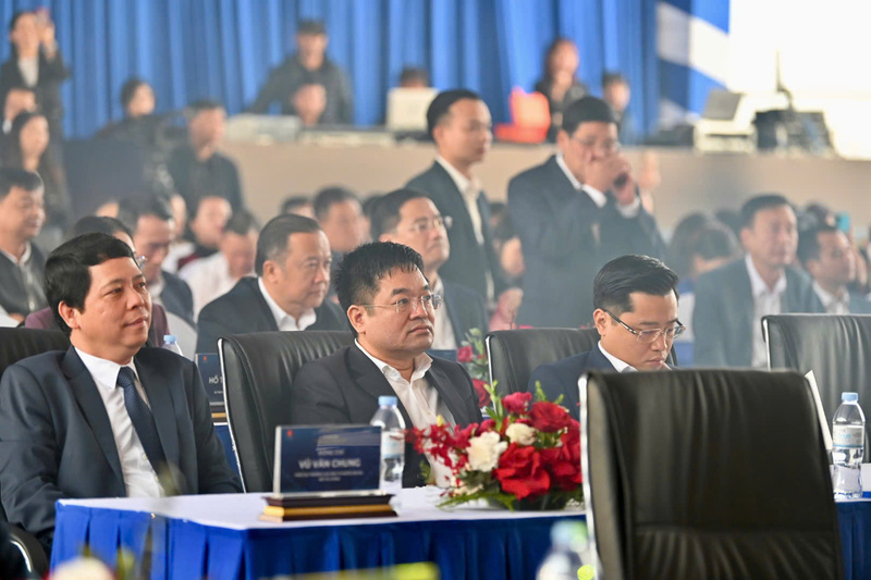 Các đại biểu tham dự buổi lễ