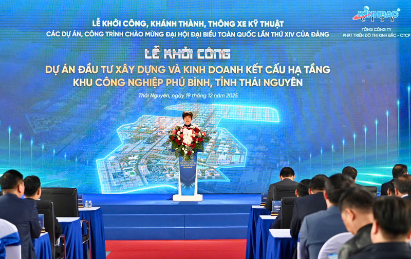 Bà Nguyễn Thị Thu Hương, Tổng Giám đốc Tổng công ty Phát triển đô thị Kinh Bắc - CTCP phát biểu tại buổi lễ