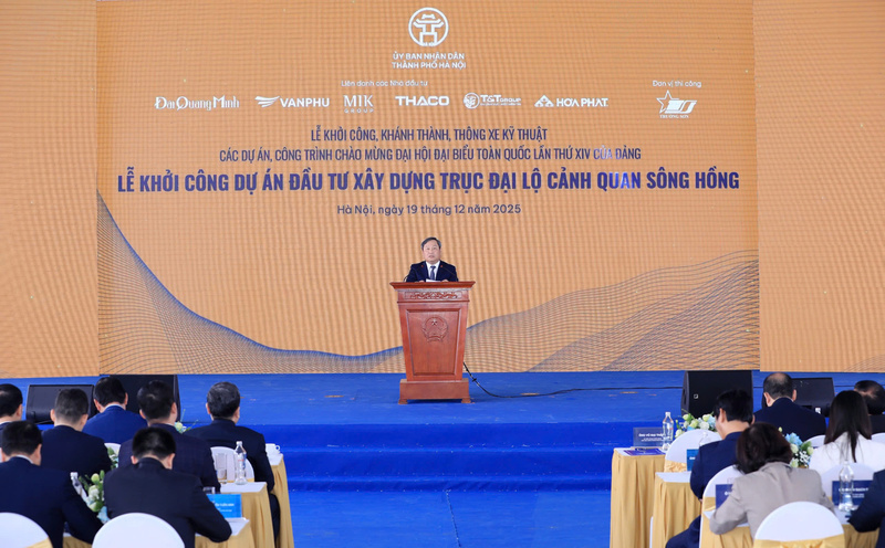 Quang cảnh Lễ khởi công Dự án Đầu tư xây dựng Trục đại lộ cảnh quan sông Hồng.