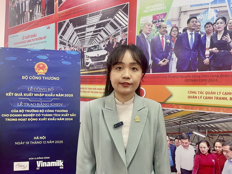 Bà Đặng Võ Hoàng My - Trưởng phòng Công ty TNHH Chế biến dừa Lương Quới. Ảnh: Ngọc Hoa