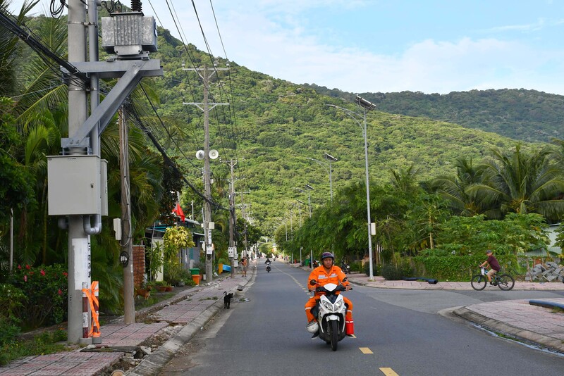Điện lưới quốc gia tạo cú hích phát triển đột phá "ngành công nghiệp không khói" cho đặc khu Côn Đảo. Ảnh: Minh Khuê