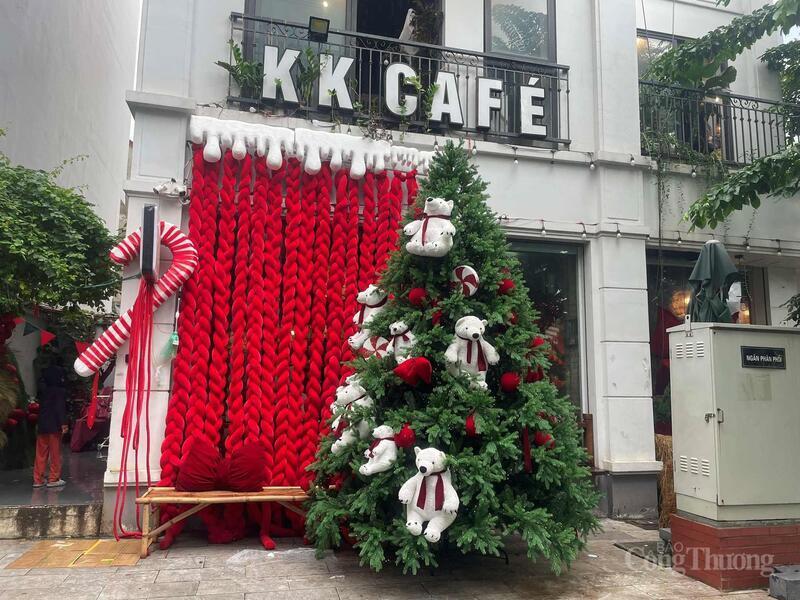 Không khí Giáng sinh tại quán cà phê trên địa bàn Hà Nội.