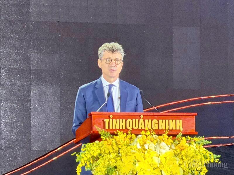 Ông Jonathan Baker, Trưởng Đại diện UNESCO tại Việt Nam chúc mừng Chính phủ và nhân dân Việt Nam tại sự kiện.