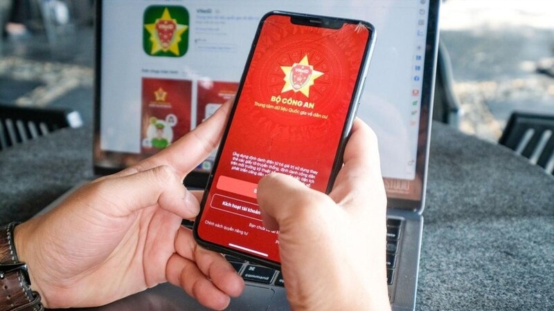 Chữ ký số trên ứng dụng VNeID là nền tảng quan trọng của giao dịch tử hiện đại. Ảnh: Minh Hà