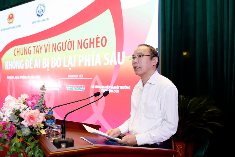 Thứ trưởng Nông nghiệp và Môi trường Phùng Đức Tiến phát biểu tại chương trình. Ảnh: NNVN