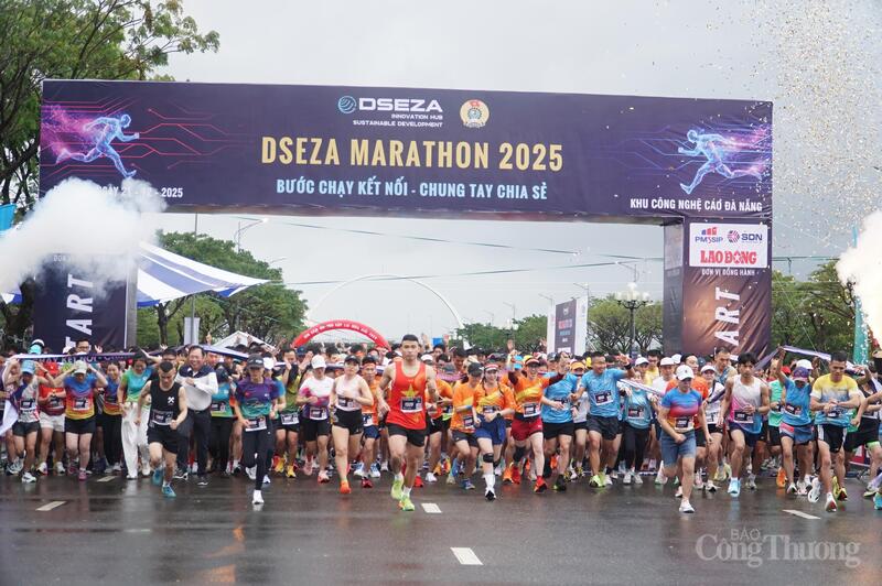 DSEZA MARATHON 2025 với chủ đề “Bước chạy kết nối – Chung tay chia sẻ” là Giải chạy bộ dành riêng cho công nhân, người lao động trong các khu công nghiệp, khu công nghệ cao Đà Nẵng