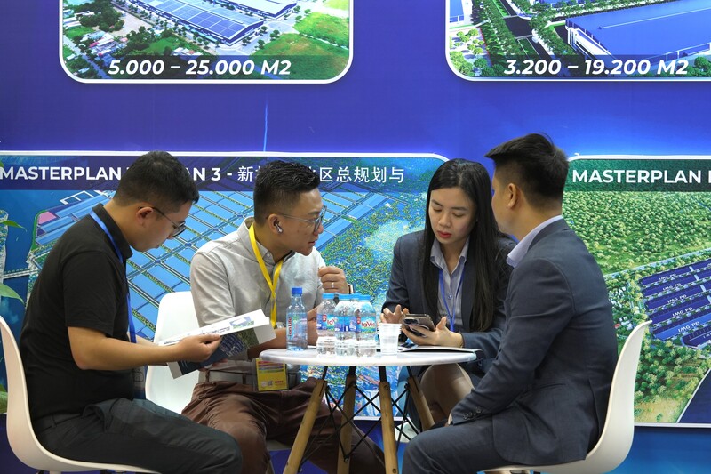 IMG Phước Đông gặp gỡ đối tác, các buổi trao đổi thương mại.