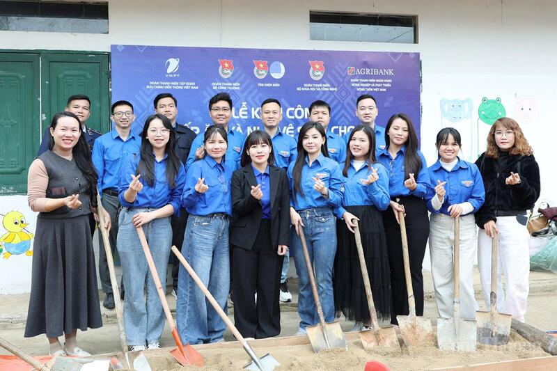 Hoạt động tình nguyện gắn với nhu cầu thực tiễn của địa phương. Ảnh: Quỳnh Trang