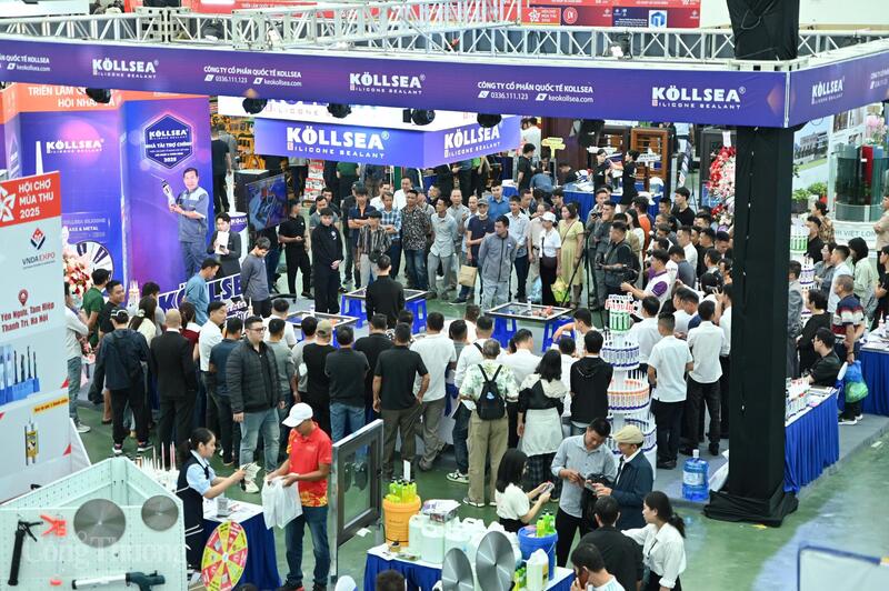 Với quy mô hơn 100.000 m2 và khoảng 3.000 gian hàng, Hội chợ mùa Xuân 2026 hứa hẹn trở thành điểm hẹn mua sắm, trải nghiệm văn hóa đặc sắc dịp đầu năm mới. Ảnh minh họa: Nam Nguyễn