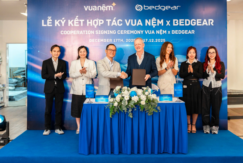 Vua Nệm chính thức ký kết hợp tác với Bedgear - thương hiệu bedding tập trung vào hiệu năng sản phẩm đến từ Mỹ với hơn 6.500 cửa hàng bán lẻ trên toàn cầu và hơn 280 bằng sáng chế công nghệ.
