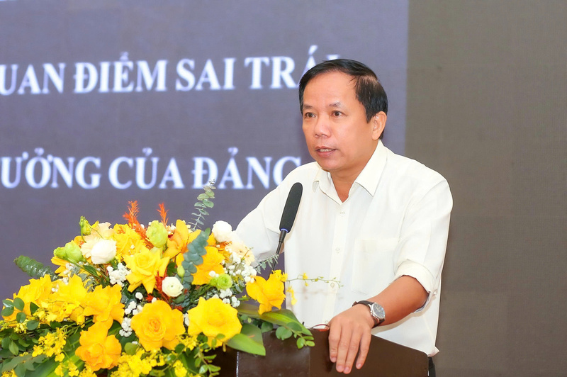 Đại tá Phan Tùng Sơn phát biểu. Ảnh: Thanh Tuấn