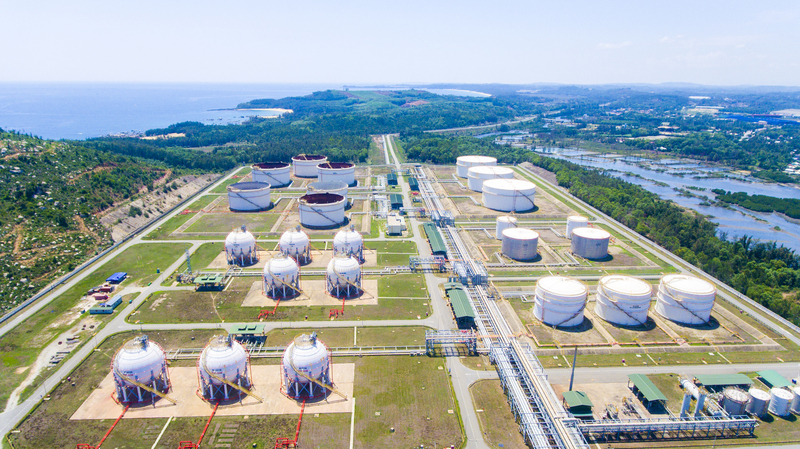 តំបន់សេដ្ឋកិច្ចដុងក្វាត ជាកន្លែងដែលរោងចក្រចម្រាញ់ប្រេងដុងក្វាតស្ថិតនៅ បច្ចុប្បន្នគឺជាគោលដៅដ៏ទាក់ទាញមួយសម្រាប់ការវិនិយោគទាំងក្នុងស្រុក និងបរទេស។