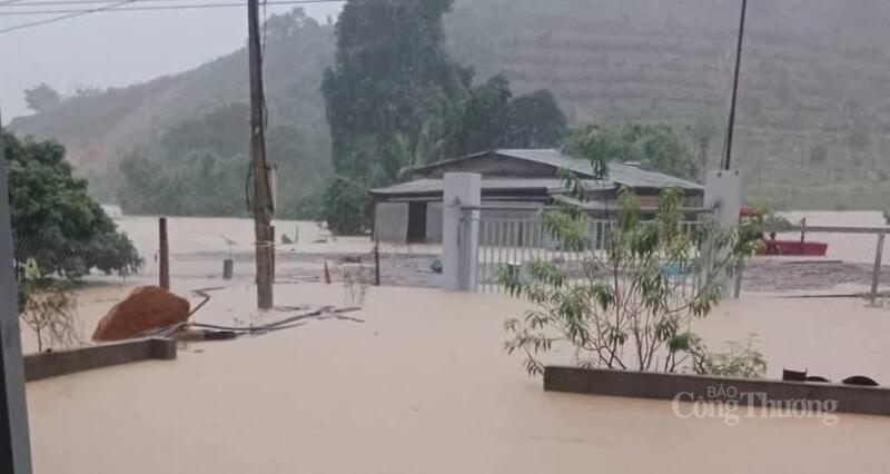 Mưa bão gây ảnh hưởng nặng nề cho tỉnh Đắk Lắk. Ảnh: Vũ Long