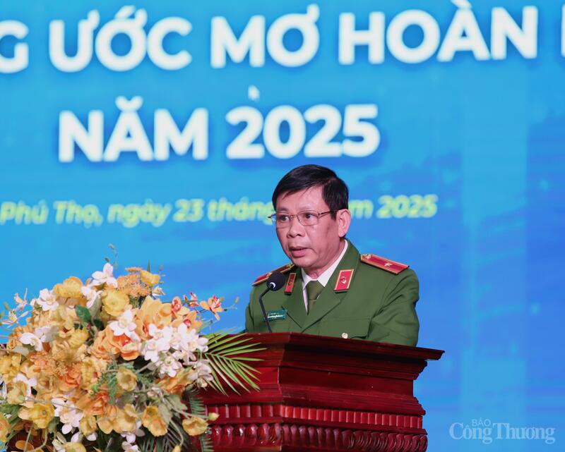 Thiếu tướng Nguyễn Ngọc Tuyến, Phó Cục trưởng Cục Cảnh sát quản lý trại giam, cơ sở giáo dục bắt buộc, trường giáo dưỡng, Bộ Công an phát biểu tại chương trình. Ảnh: Đăng Hải