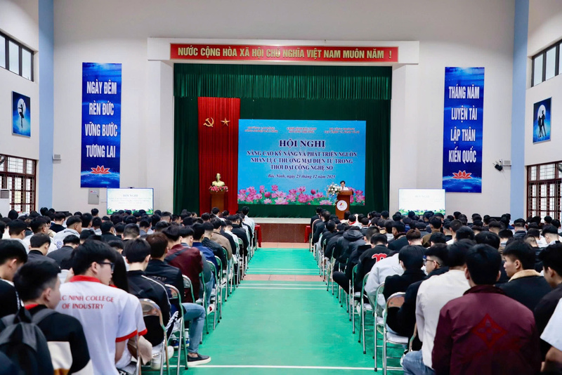 Toàn cảnh Hội nghị.