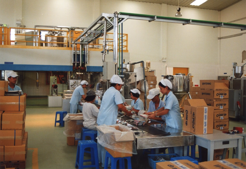 Nhà máy đầu tiên đặt tại Thủ Đức trở thành điểm khởi đầu cho hành trình của Unilever tại Việt Nam